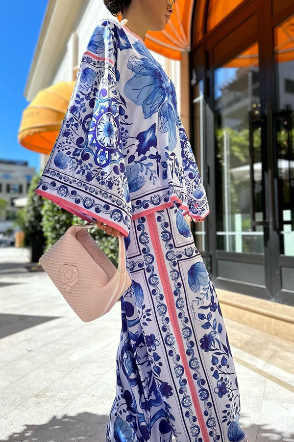 Elegant Blue and White Porcelain Printed Top and Trousers Two-piece Suit for a Casual Look