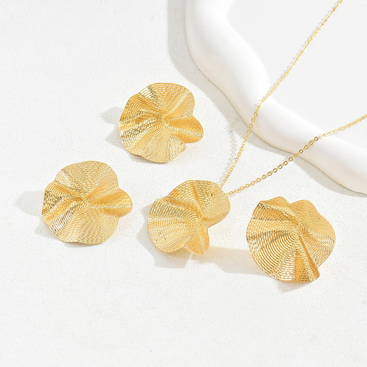 Pastoral Style Pleated Earrings Necklace Ring Set with Lotus Leaf Design